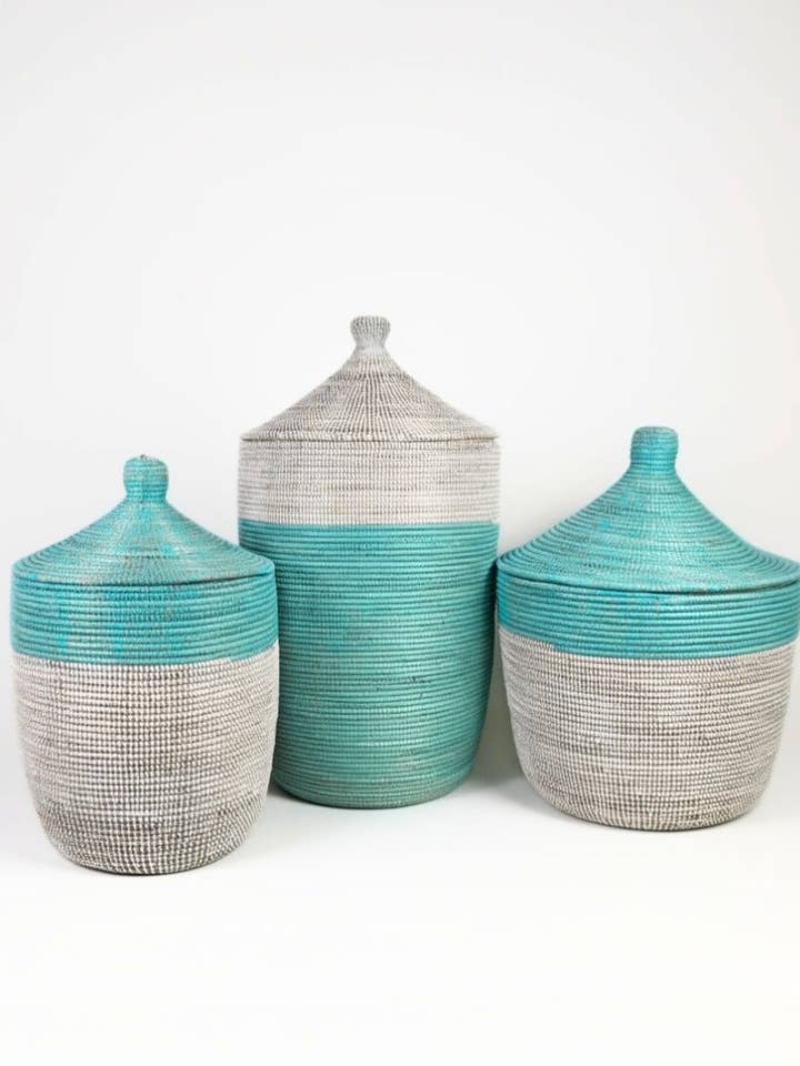 Senegalese tweekleurige vloerkorven - turkoois | wit voor wholesale door Creative Women