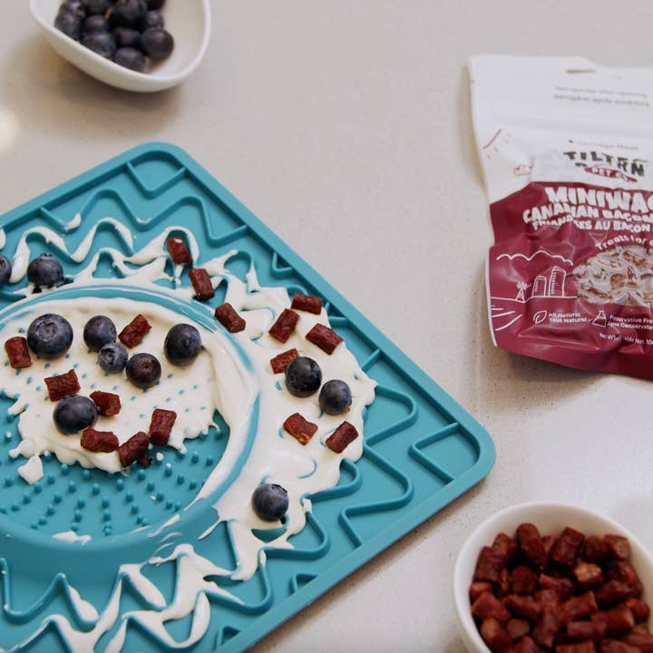 Tilted Barn Pet Co. - Vente Friandises – chien - Friandises Canadian Bacon Miniwags pour chiens 100g/3,53 oz5