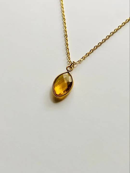 Colliers de pierre de naissance - Novembre - Citrine pour la vente par Maya Joy in the World