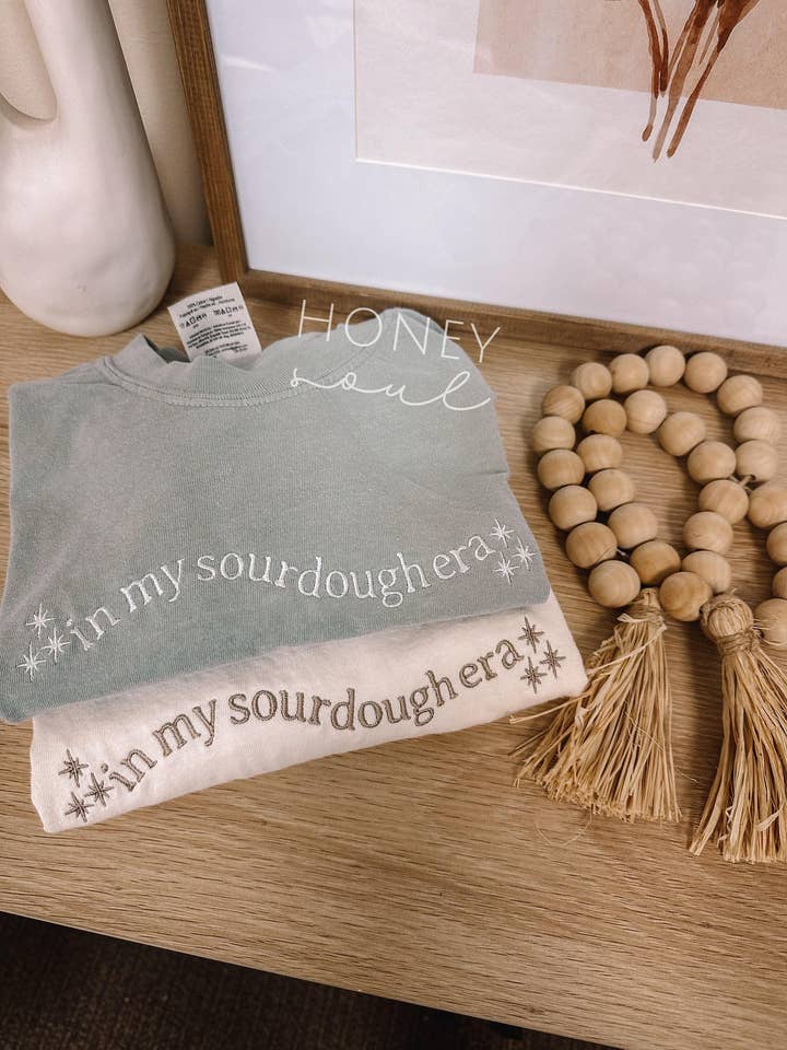 Geborduurd In Mijn Zuurdeeg Tijdperk T-shirt voor wholesale door Honey Soul LLC