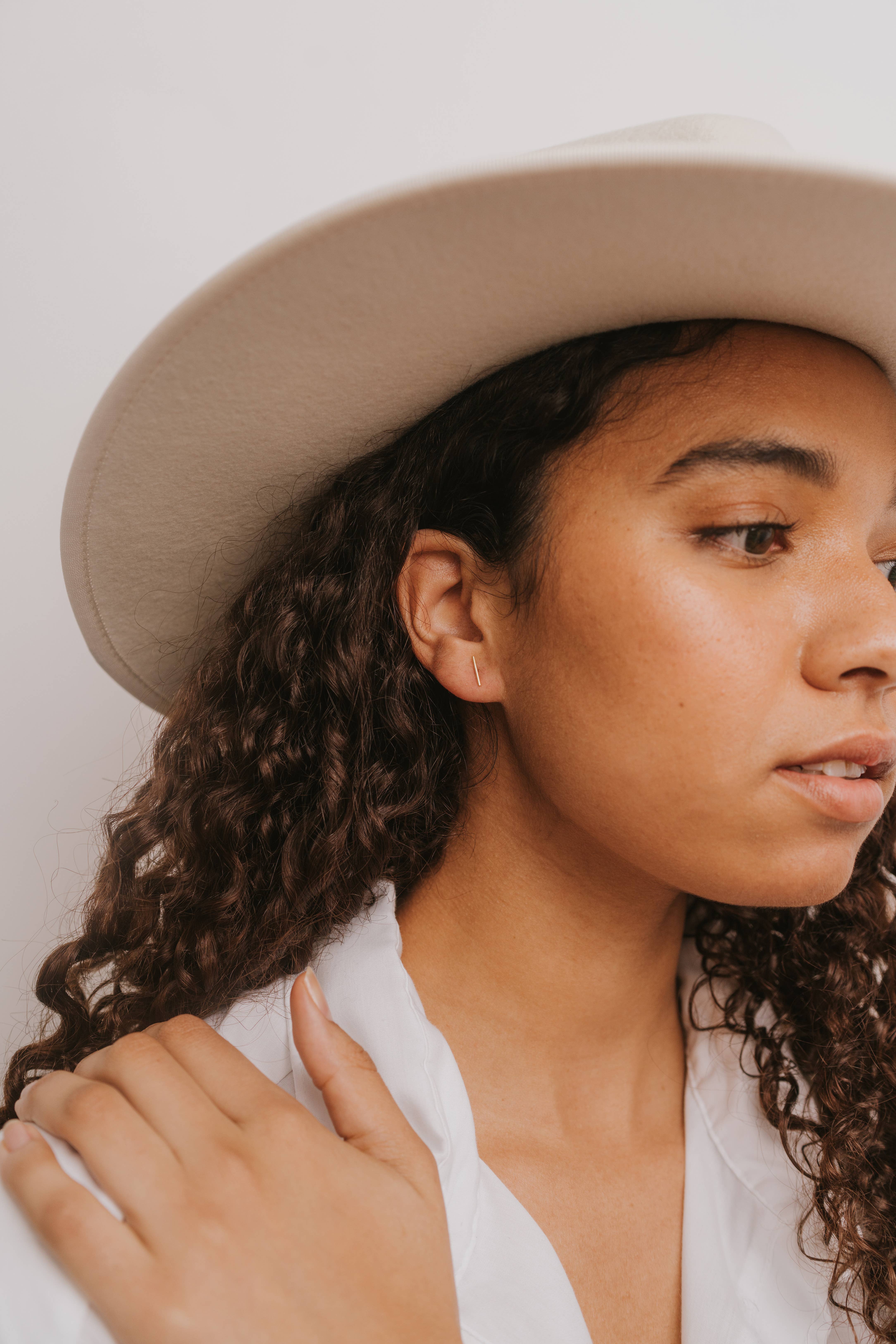 JaxKelly – Brincos de pino por atacado – Minimalista - Bar - Brincos em Ouro2