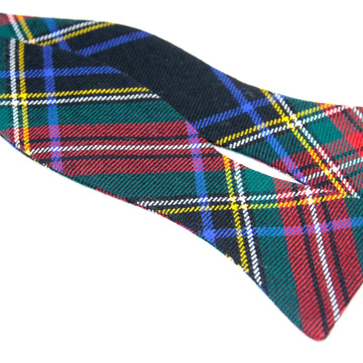 Nœud papillon à nouer - Stewart Black Tartan pour la vente par The Edinburgh Bow Tie Co.