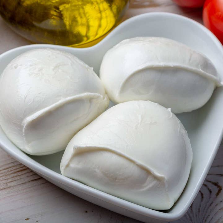 Wholesale Italian Food - Wholesale Cheese - Lupara FROZEN Buffalo Mozzarella12 x 7 oz per cup2