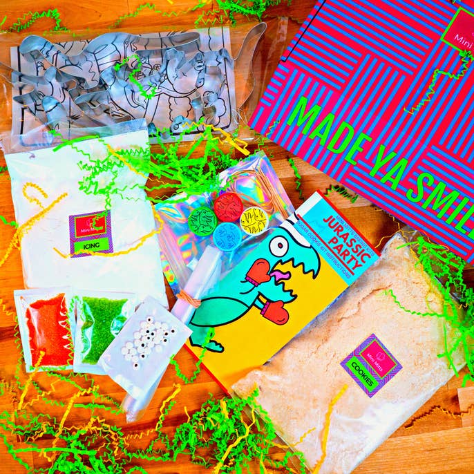 Jurassic Party Dinosaur Cookie Kit for engroshandel hos Mini Mitts Kids Baking Kits