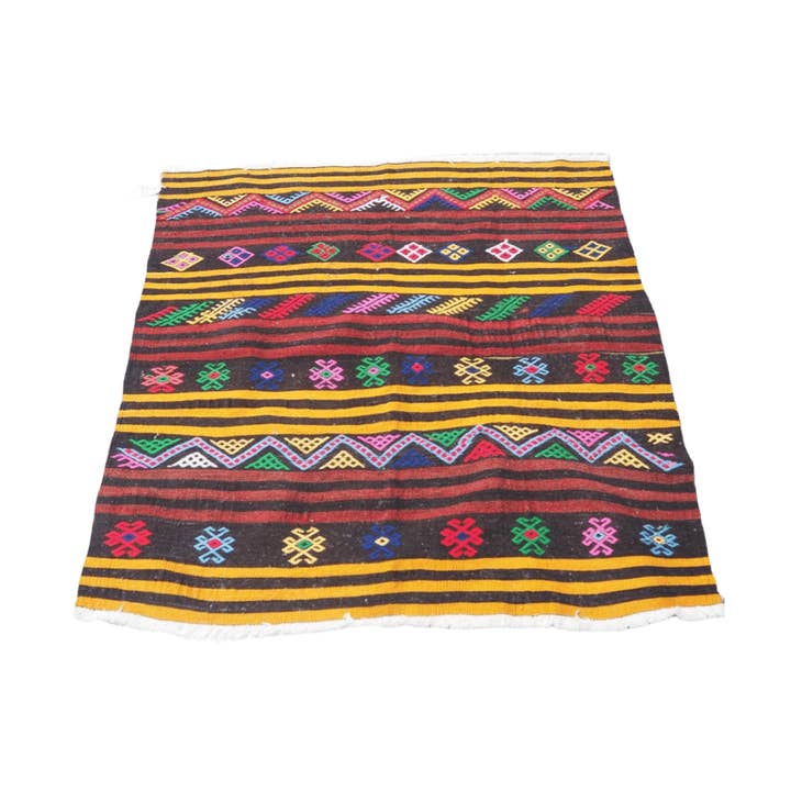 Tapis Kilim Brodé Vintage No8 pour la vente par Bohemtolia