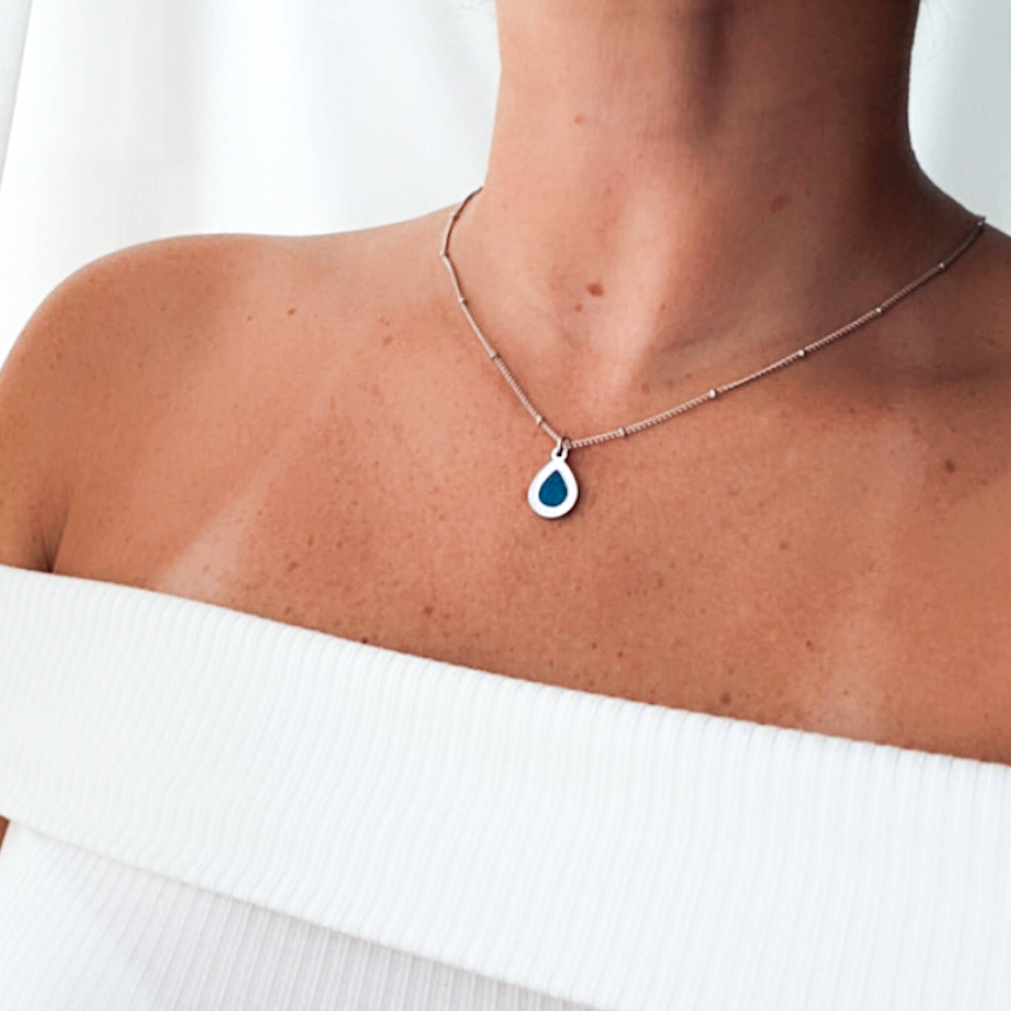 OCLOVE - Wholesale Pendant/Charm Necklace - Gota pendant - made with recycled plastic from the sea11