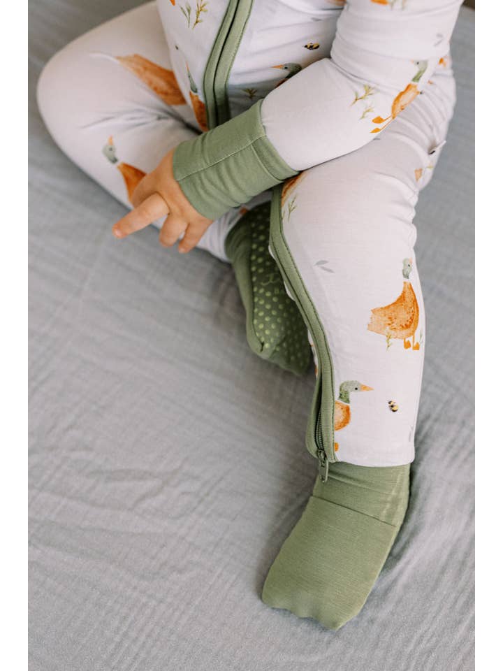 Tiny toes Baby Co - Wholesale Jumpsuit - Baby - Little Duckling Bamboo Zipper Romper3