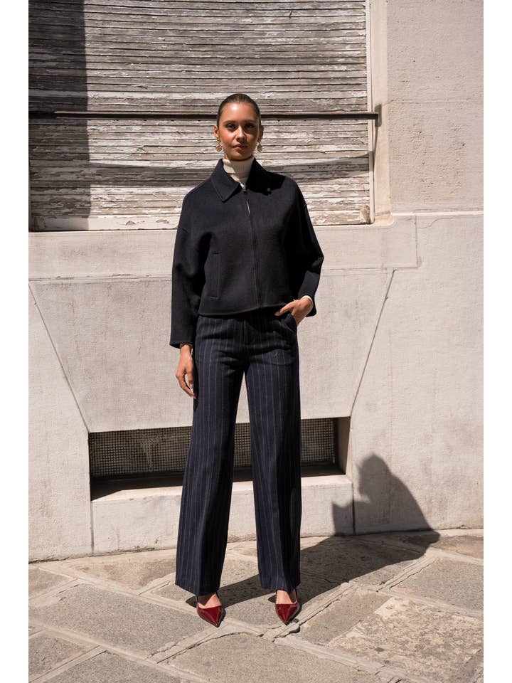 Attentif Paris - Wholesale Coat - Women's - Hand-sewn short coat in blended wool with zip closure32