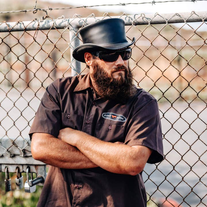 Cappello a Cilindro in Vera Pelle - Stile Marlow Senza Fascia e ulteriori Risultati per cappelli uomo all'ingrosso. Resi gratuiti e termini di pagamento a 60 giorni su Faire in tendenza su Faire.