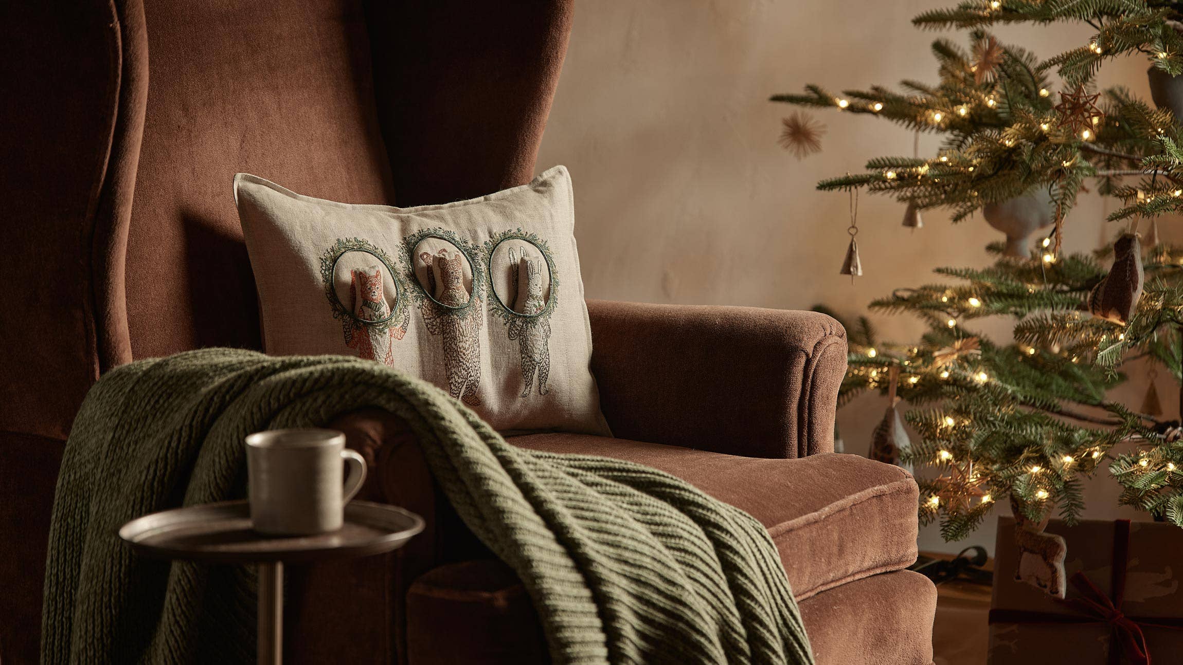 Coral & Tusk - Wholesale Throw/Decorative Pillow - Christmas Wreath Trio Pocket Pillow5