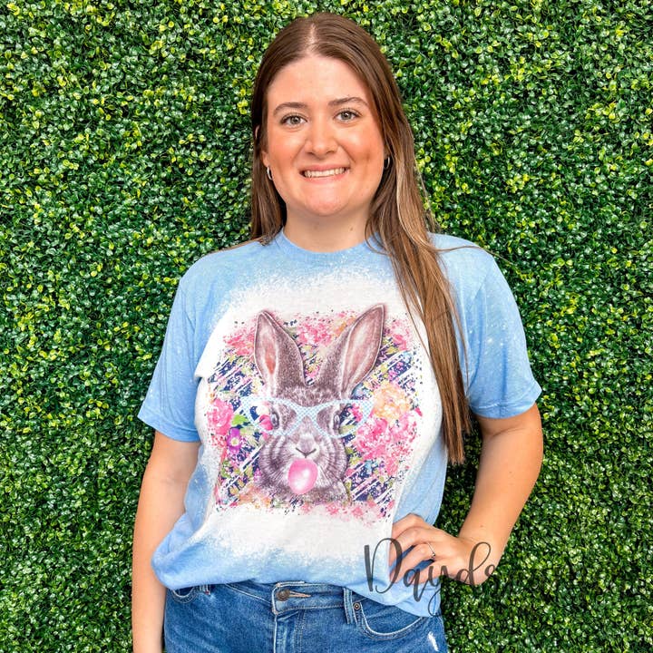 T-shirt blanchi Bubblegum Bunny pour la vente par Daydreamer Designs