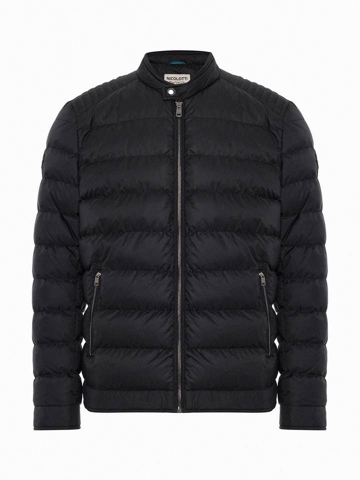 Svart kappa M17-2 för wholesale av Andrea Nicolotti