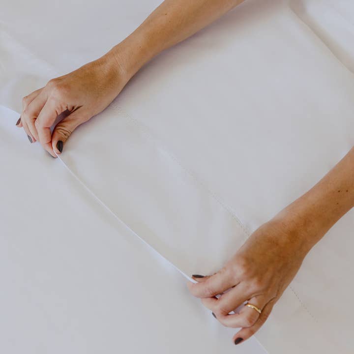 White Sintra Sateen 400 TC for wholesale on Faire2