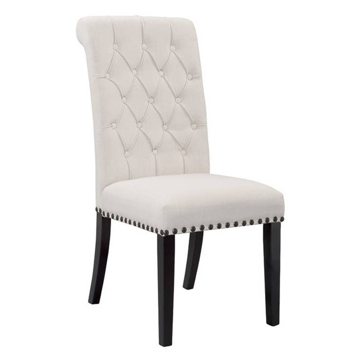 Glamour Home - Vente Chaises - Ensemble de chaises de salle à manger en tissu beige Aleki avec boutons capitonnés3