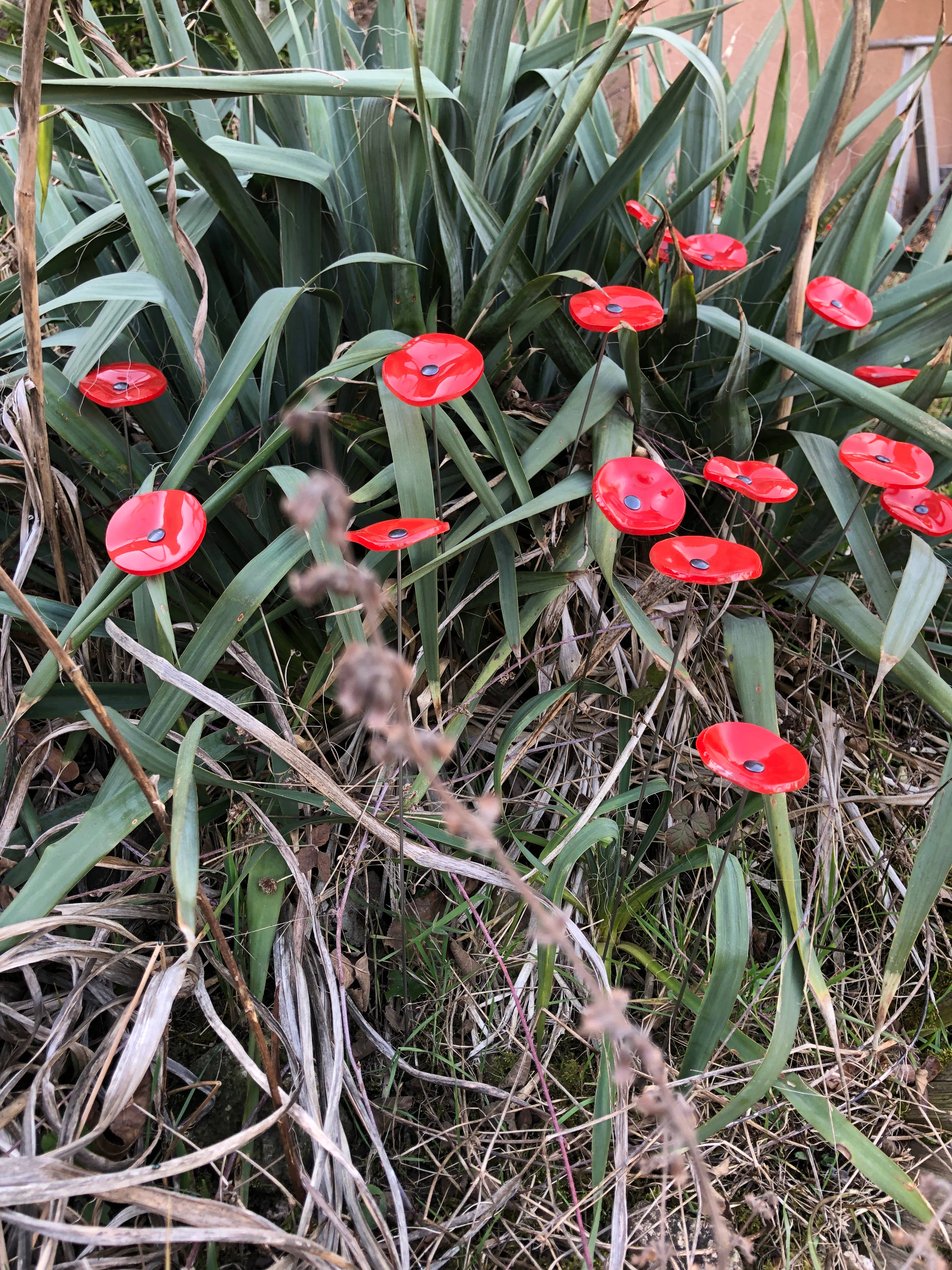 CARNEOL GLASS - Wholesale Garden/Lawn Stake - Small Glass Flower For Outside In Red4