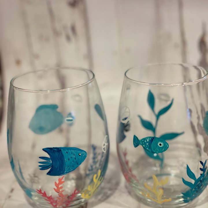 Paula Freeman Art - Vente Verres à vin - Verre à vin peint à la main TROPICAL SET – Verrerie côtière10