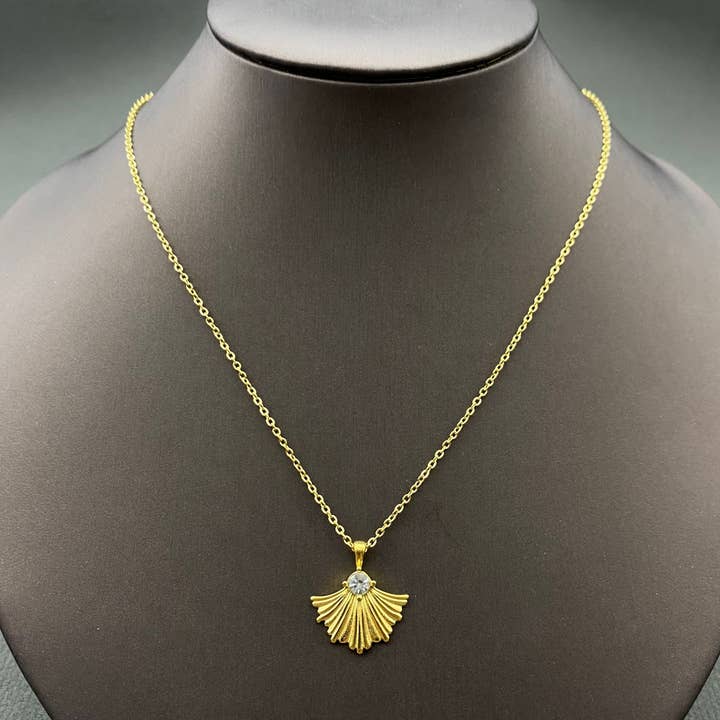 Zircon Inlaid Scallop Shape 18K golden S.Steel Necklace -FGS for wholesale by Mio Queena