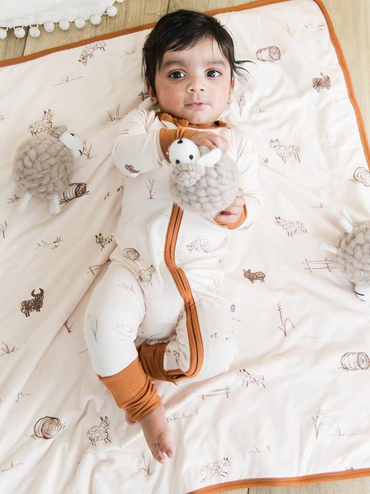 Sunday Littles - Wholesale Sleepsuit - Baby - Little Zippers in Farm Doodle2