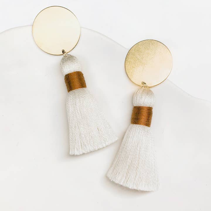 Uttalande tofsar - guld mässing Circle Minimal Boho Stud för wholesale av Stil Works Studio