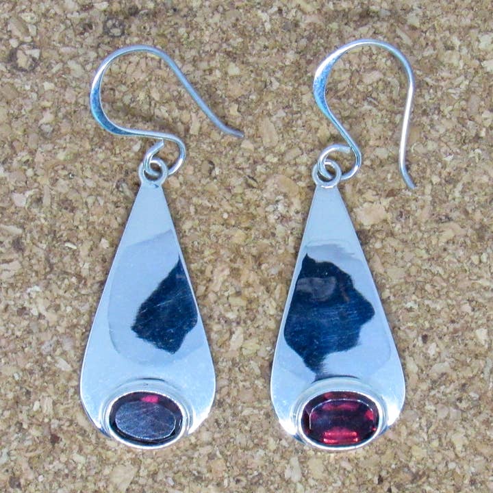 Granat Teardrop øreringe for engroshandel hos Krystyna's Silver