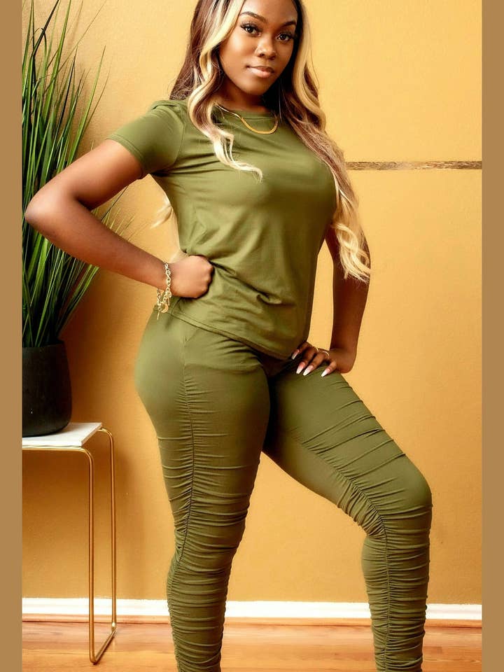 ENSEMBLE DE SALON pour la vente par La'Chelle Boutique Wholesale