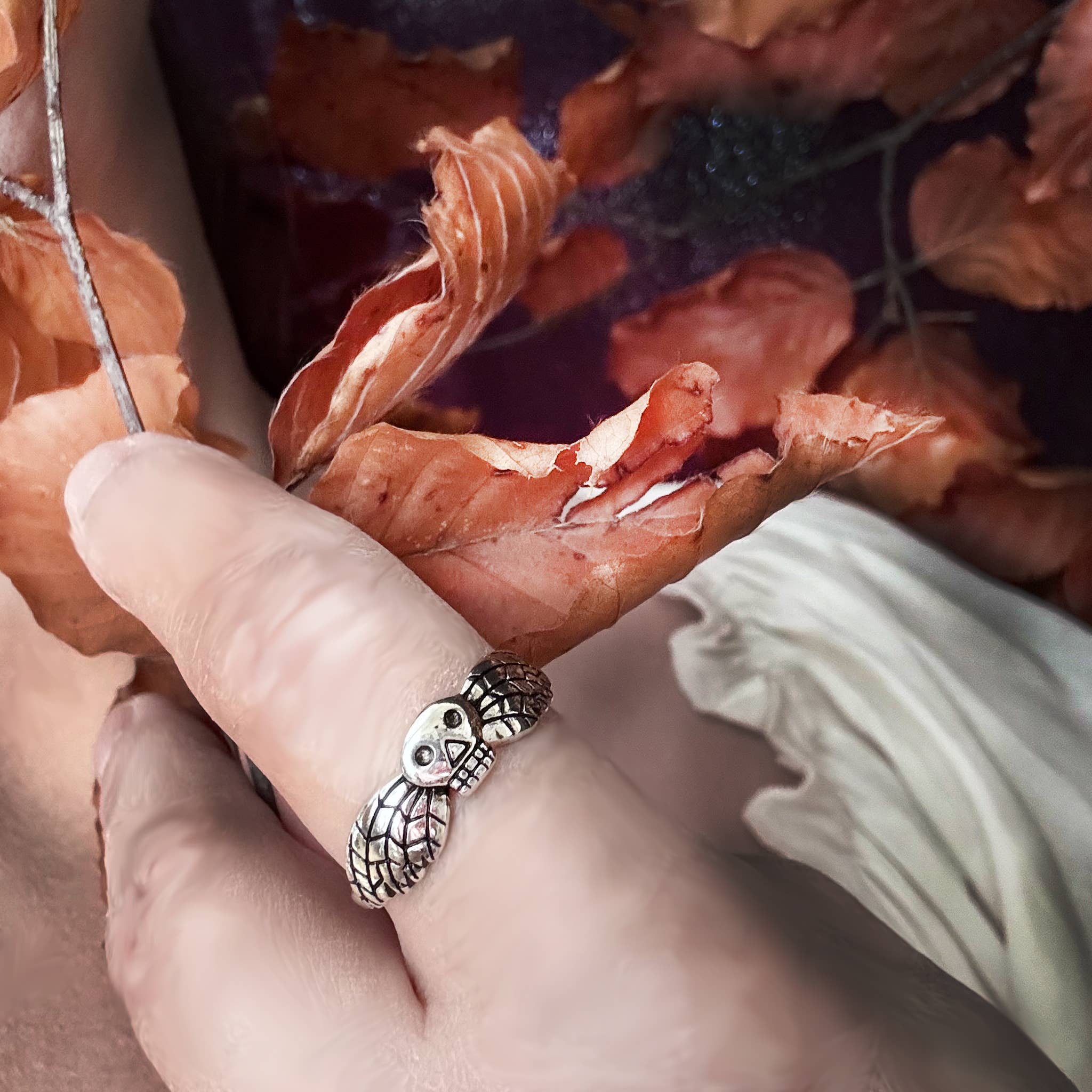 Memento Mori Designs NYC – Großhandel Band/Stapelring – Memento Mori Grabring3