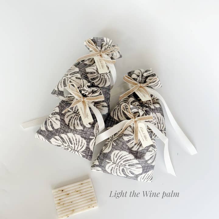 Light The Wine – Großhandel Partygeschenk – Leinenbeutel mit Seife im Inneren: Hochzeitsgeschenke mit Seife (Cop