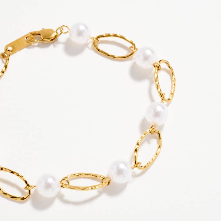 GD Gold-Tone Pearl Link Bracelet – Elegant Textured Chain Bracelet with Imitation Pearls for wholesale on Faire1