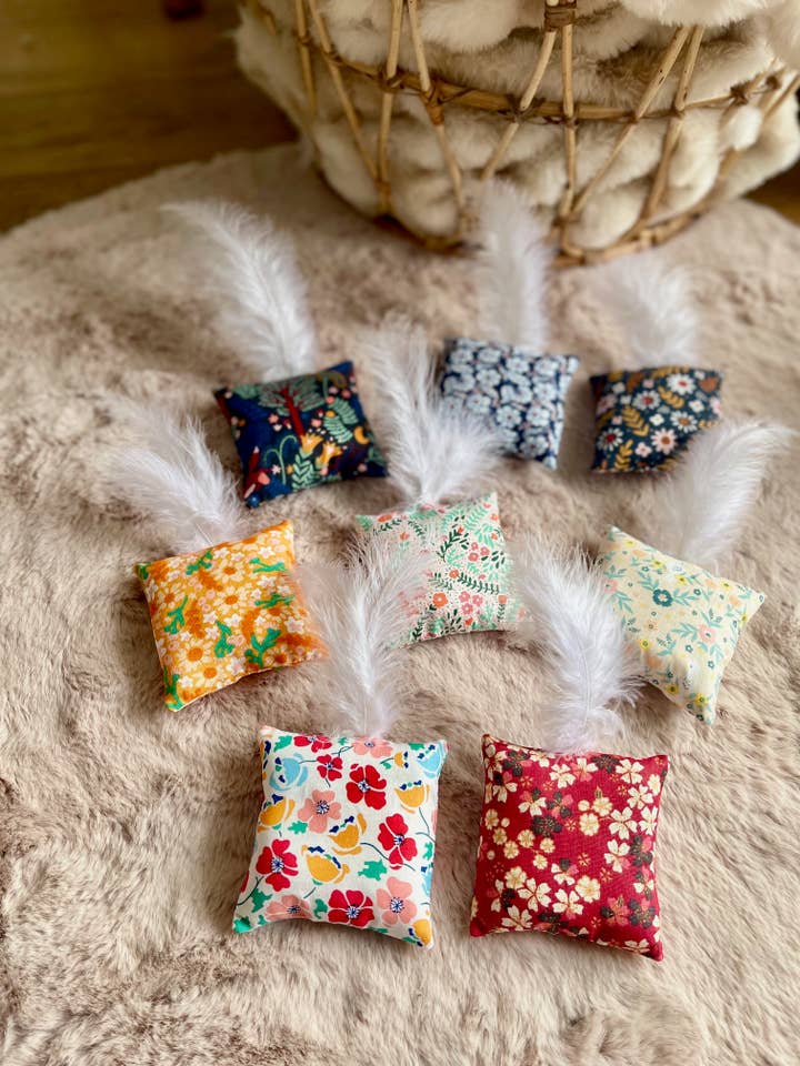 Kussen met kattenkruid of valeriaan - speeltje voor wholesale door L'atelier du Coon