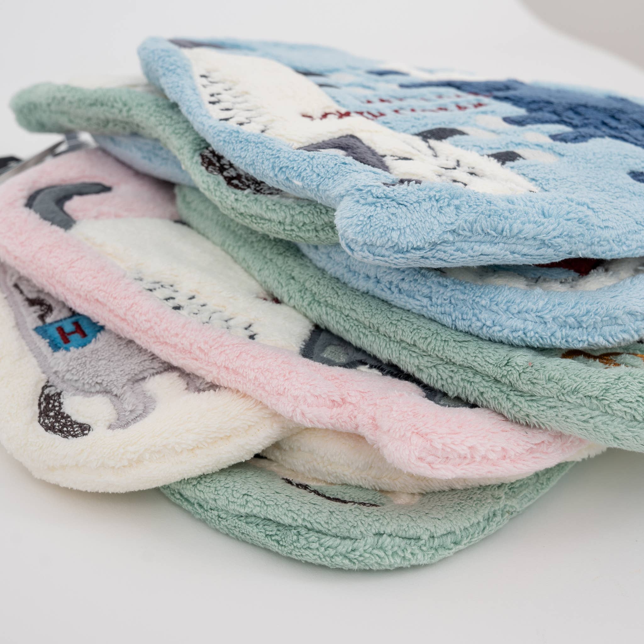 U PLUS INC - Wholesale Hand Towel - Whimsical Character Embroidered Quick-Dry Hand Towel10