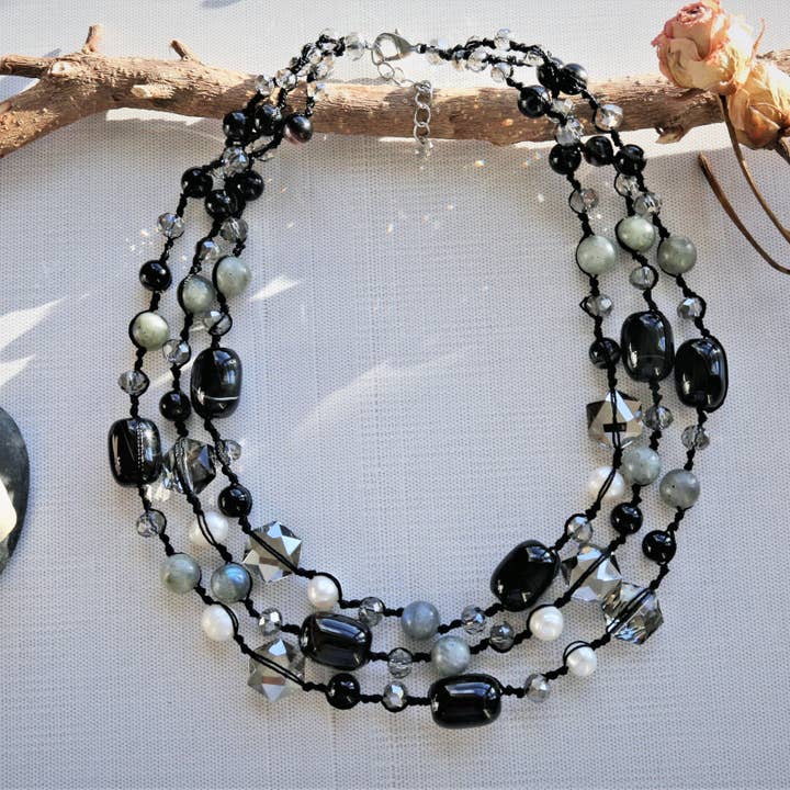 Collana multifilo. per la vendita all'ingrosso da parte di IST Jewelry