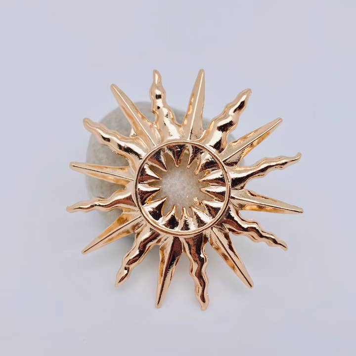 Mio Queena - Wholesale Brooch - Vintage Metal Hollow Sun Brooch