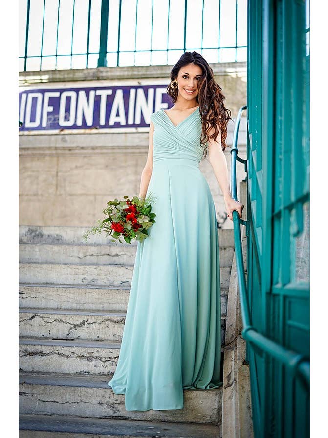 Eva & Lola - Epsilonn - Wholesale Gown - Women's - Thigh Split Bridesmaid Dress - R13908
