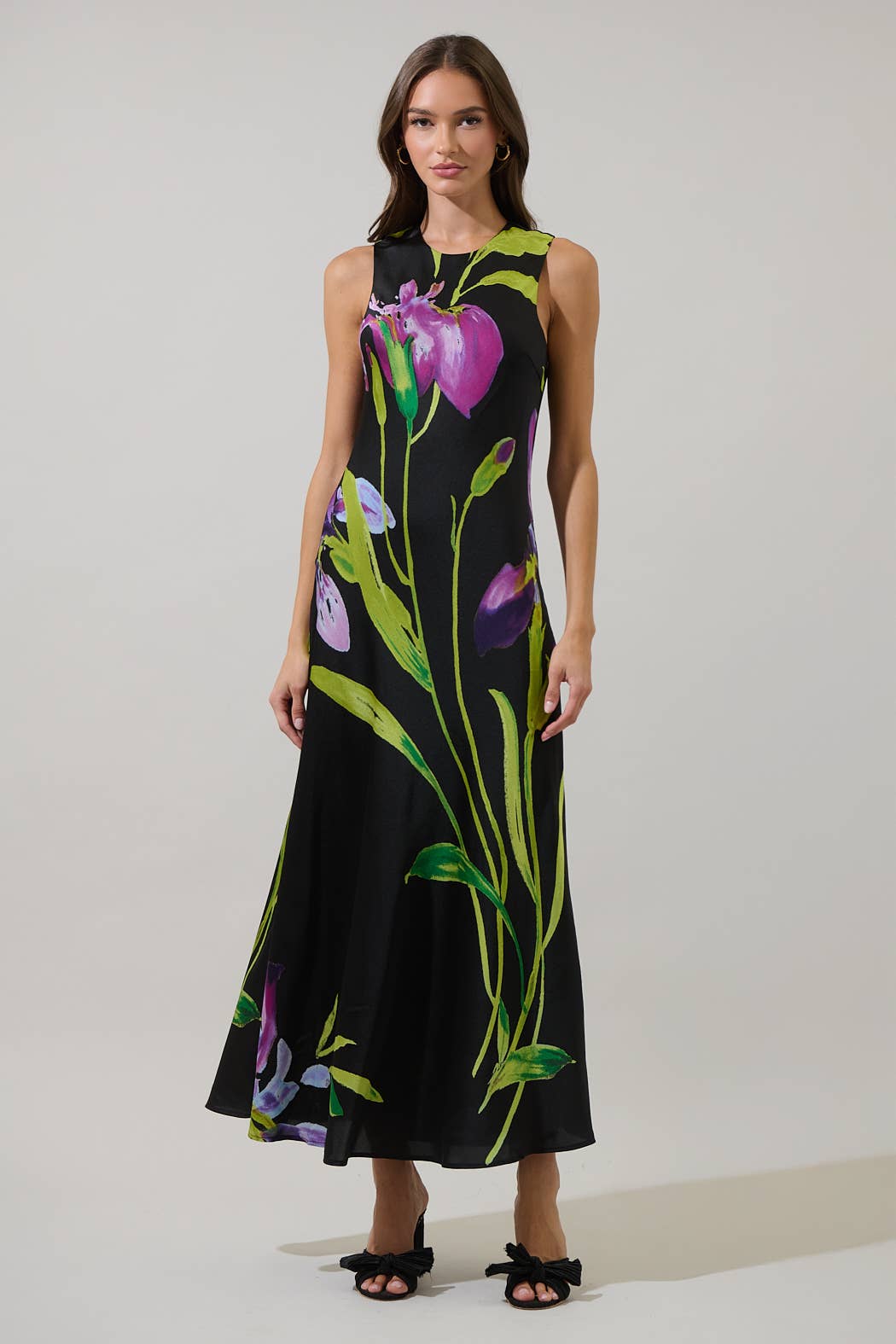 Preto roxo Vestido Midi de Cetim Saisha Floral Varkey para venda a revendedores na Faire1