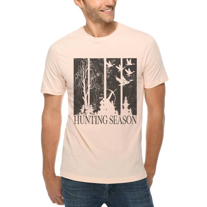 Distressed Hunting Season Graphic Tee för wholesale av Bella Me