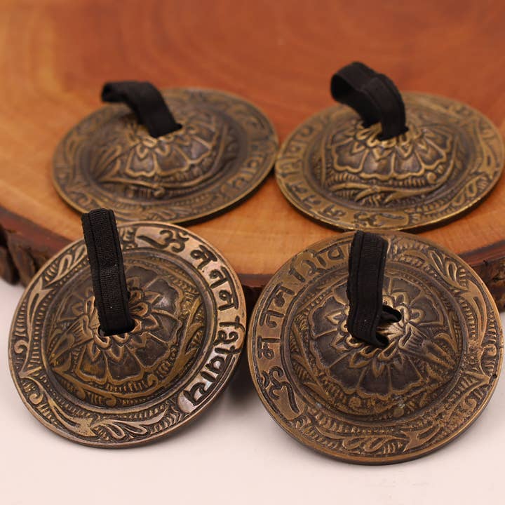 Lungta Imports - Vente Instruments de musique - 2 paires de cymbales à doigts Om Namah Shivaya en laiton Zills pour cloche3