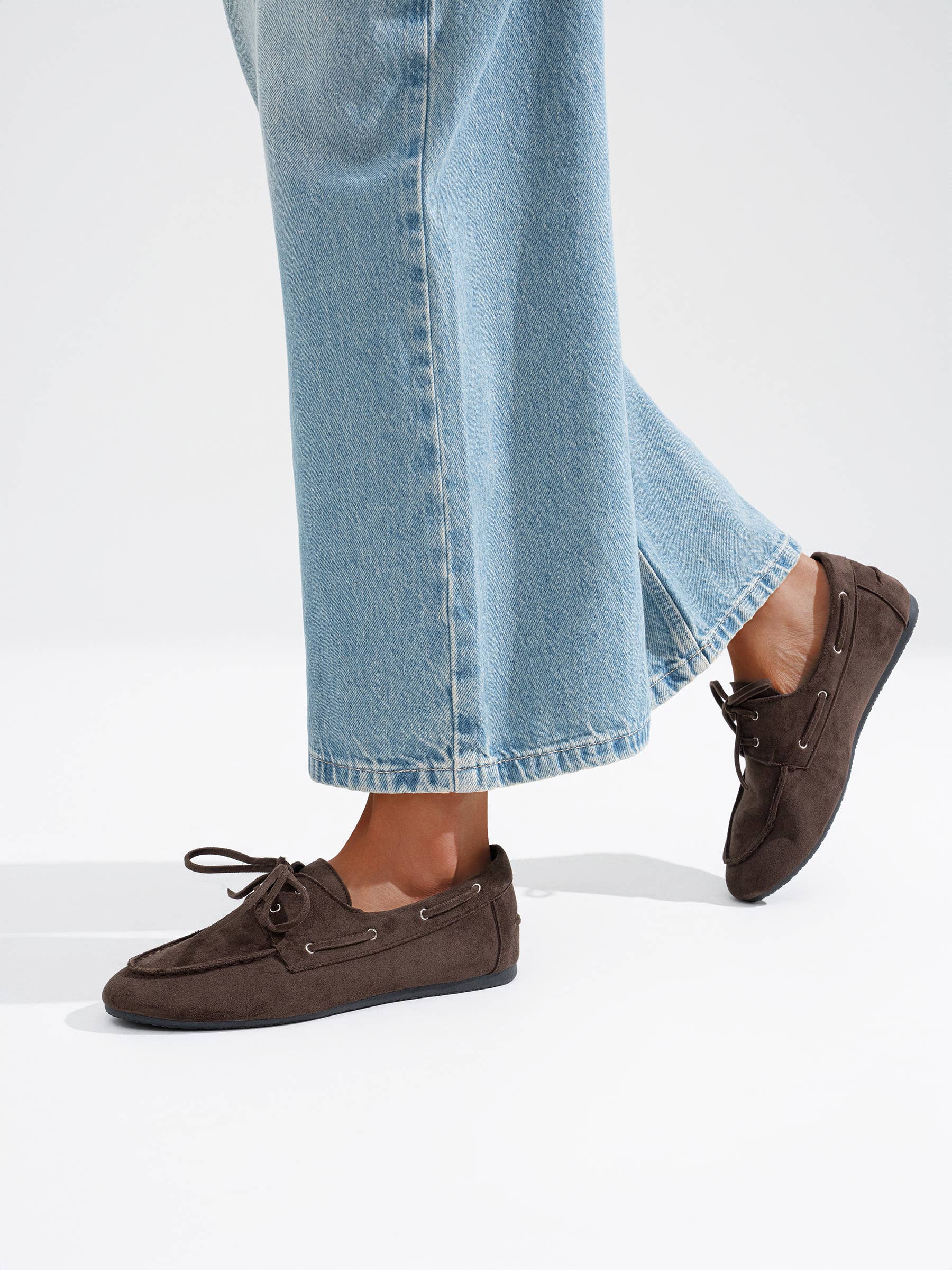 CEREZA - Vendita all'ingrosso Mocassini - Donna - MOCASSINO IN CAMOSCIO NAUTICO CON LACCI5