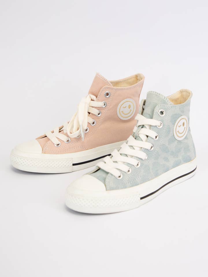 Baskets montantes en toile Hattie avec smiley pour la vente par CCOCCI