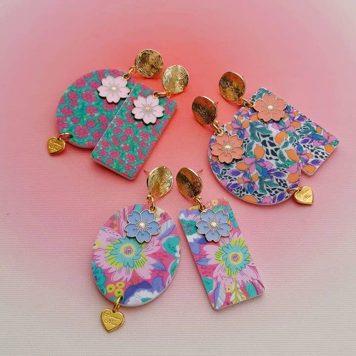 Ovale en rechthoekige oorbellen met bloemenmotief voor wholesale door Pampa Mia