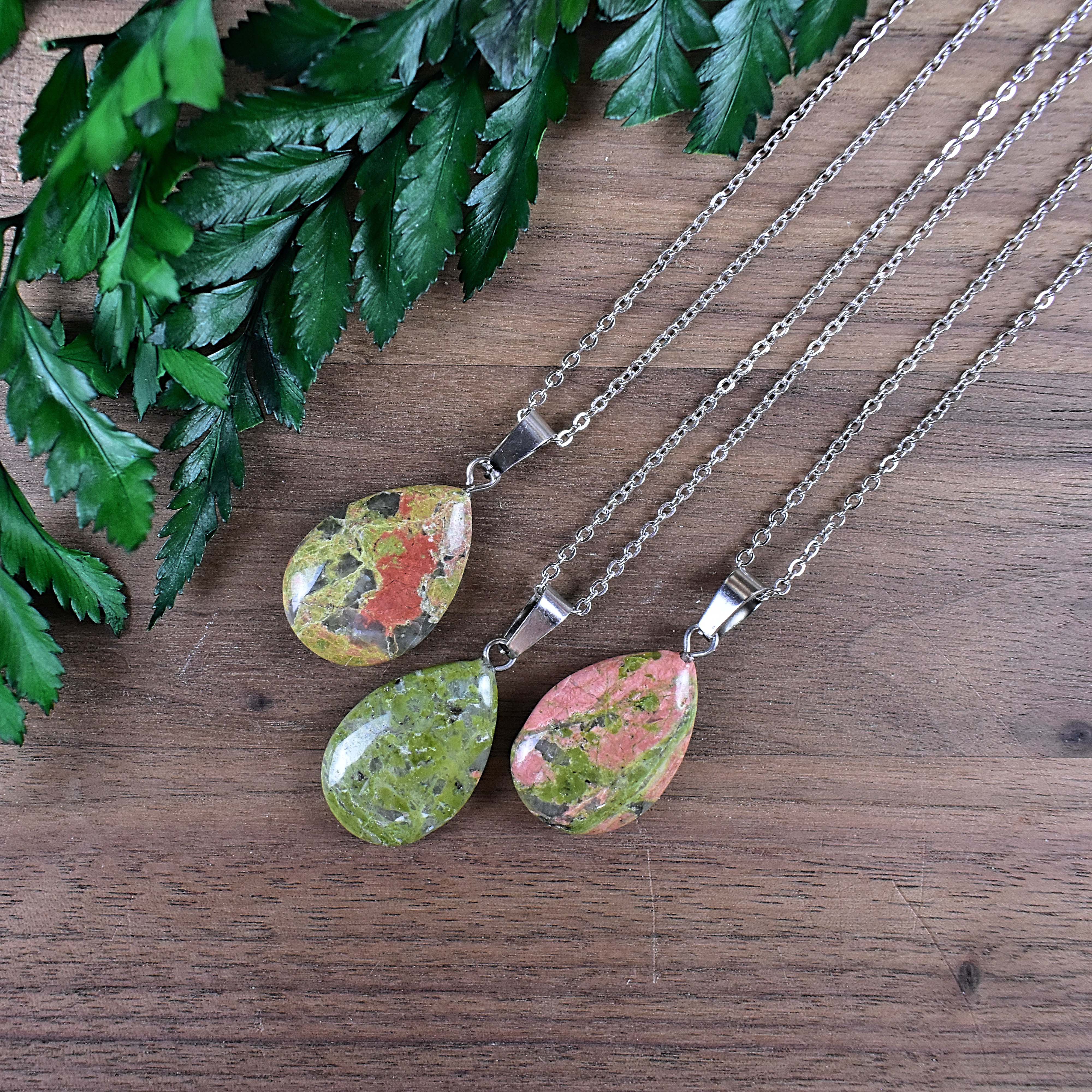 Ewelina Pas Jewelry – Großhandel Kette mit Anhänger/Charm – Silberne Unakit-Tropfen-Halskette2