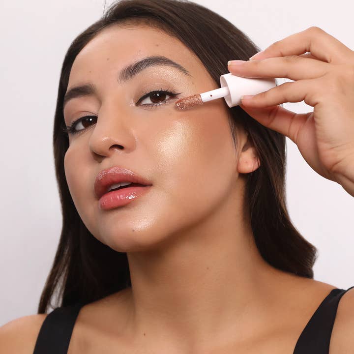 Moira Cosmetics - Venta al por mayor Iluminador de maquillaje - Iluminador líquido Glow Show (002, Golden Blend)