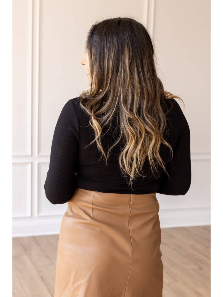 The Georgina Fitted Turtleneck, Black for wholesale on Faire2