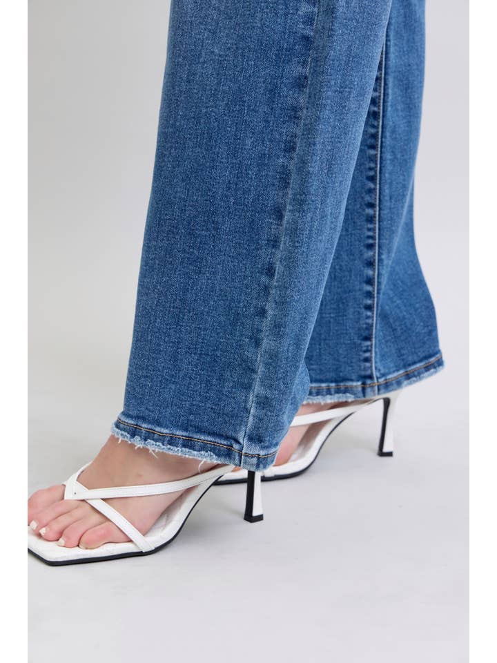 DK High Waisted V-Front WB Vintage Wash Straight Fit for wholesale on Faire1