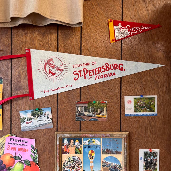 5801 Print House - Wholesale Flag - Custom Souvenir Pennant12