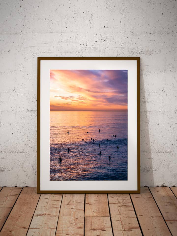 Imprimé coucher de soleil surfeur à Huntington Beach pour la vente par Mountain Coast Collective