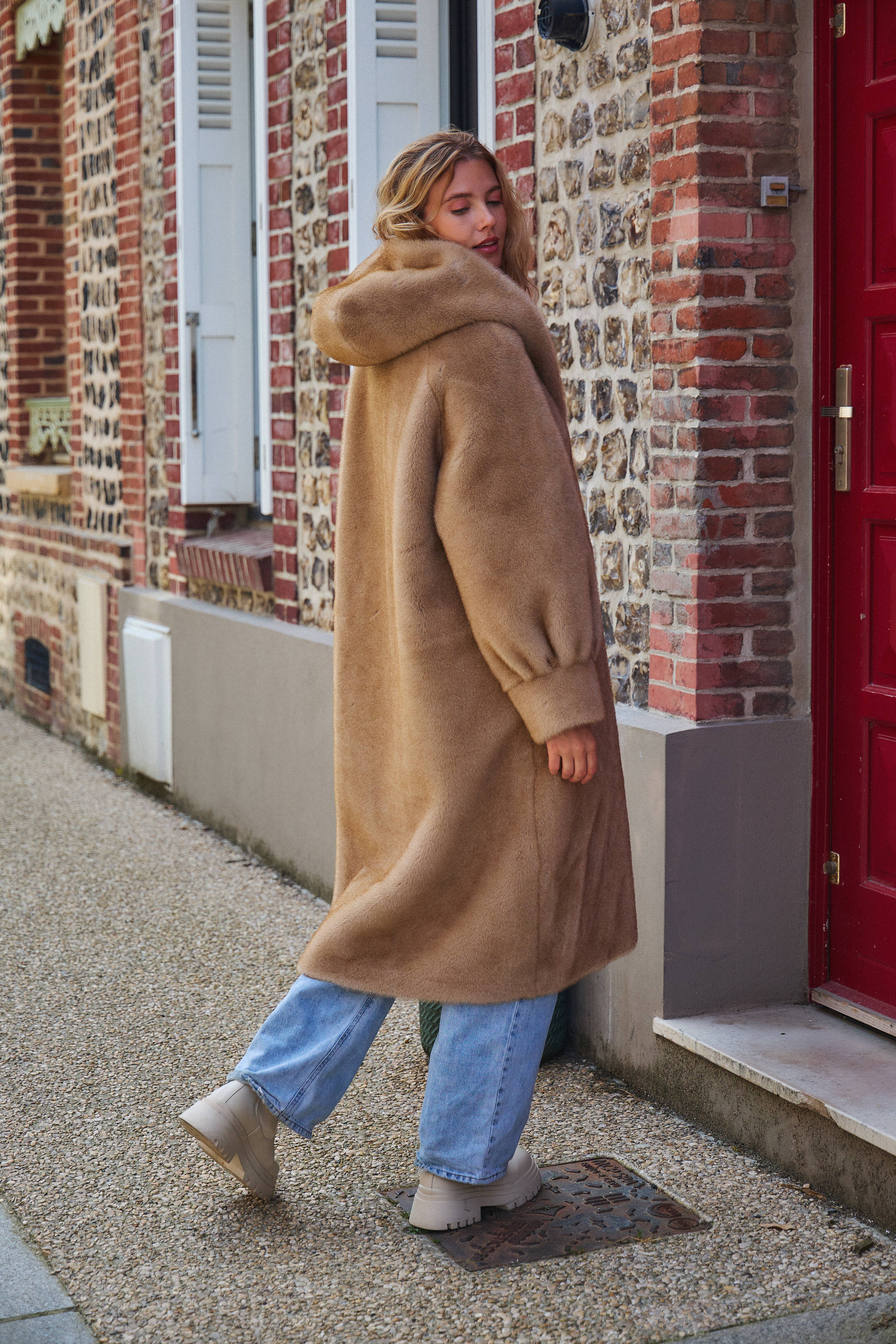 Giovanni Paris – Großhandel Pelz-/Kunstpelzmantel – Damen – Isabella Mantel mit Kapuze aus ultraweichem Kunstfell21