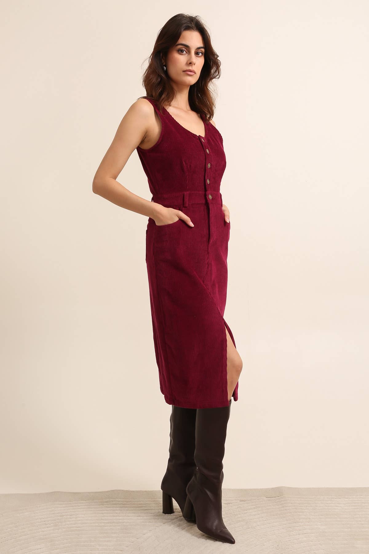 Daphnea – Vestido - Mulher por atacado – Vestido em Veludo Cotelê 55522