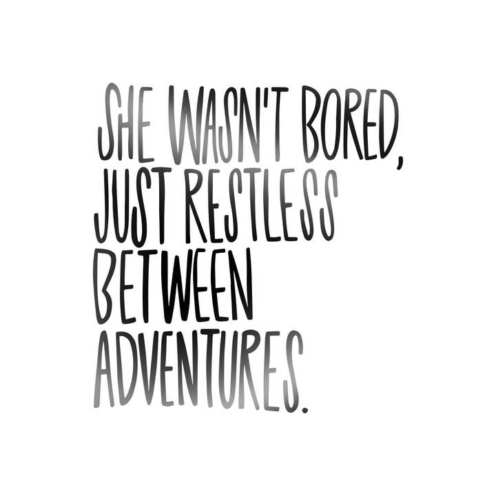 Hun kedede sig ikke bare rastløs mellem eventyr decal for engroshandel hos Studio 336