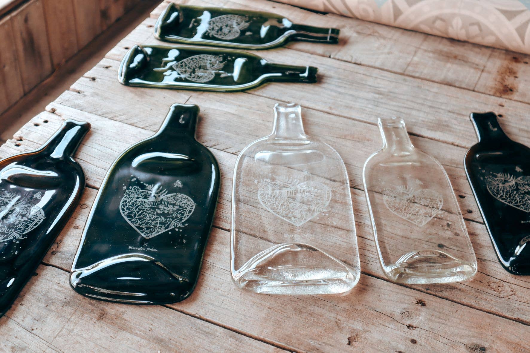 PLATES & Culotées - Wholesale Decorative Plate/Dish/Bowl - THE WHITE PLATES & illustrated Heart-white17