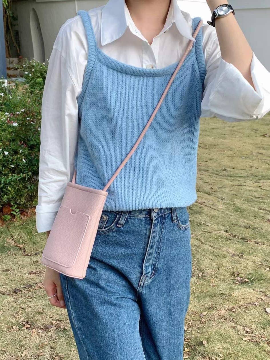 Pretty Persuasions - Wholesale Crossbody Bag - Women's - P24057 Smartphone Crossbody Bag4